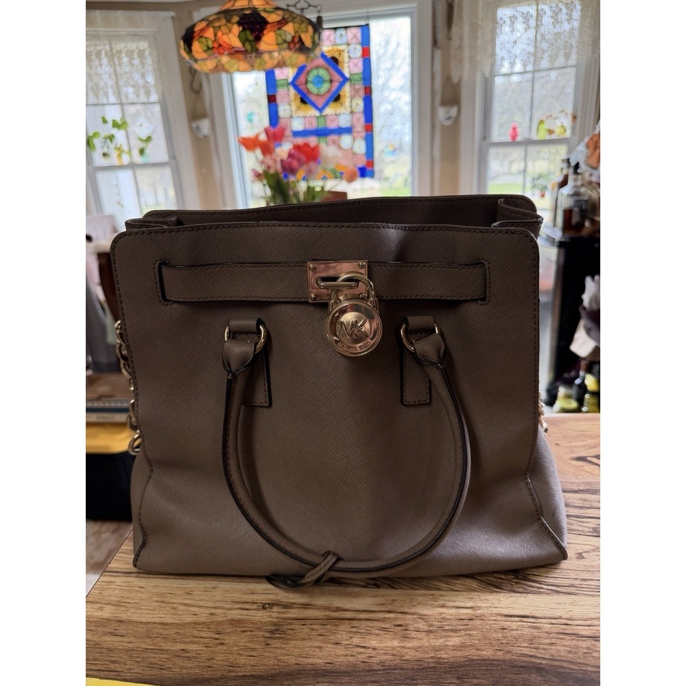 EUC Michael Kors Hamilton Large Satchel Taupe Saffiano Leather With Key  #157